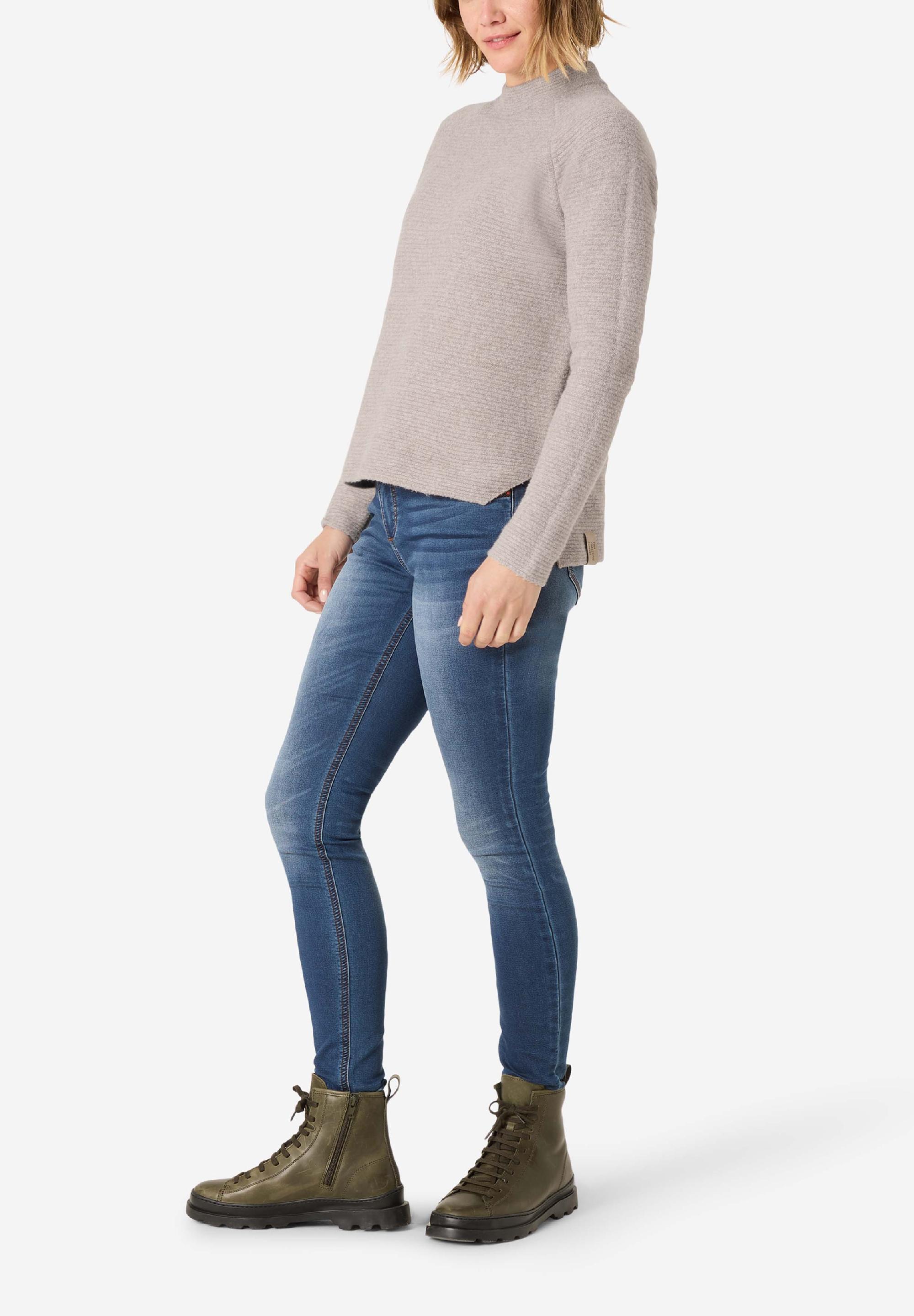 Sporty Raglan Pullover