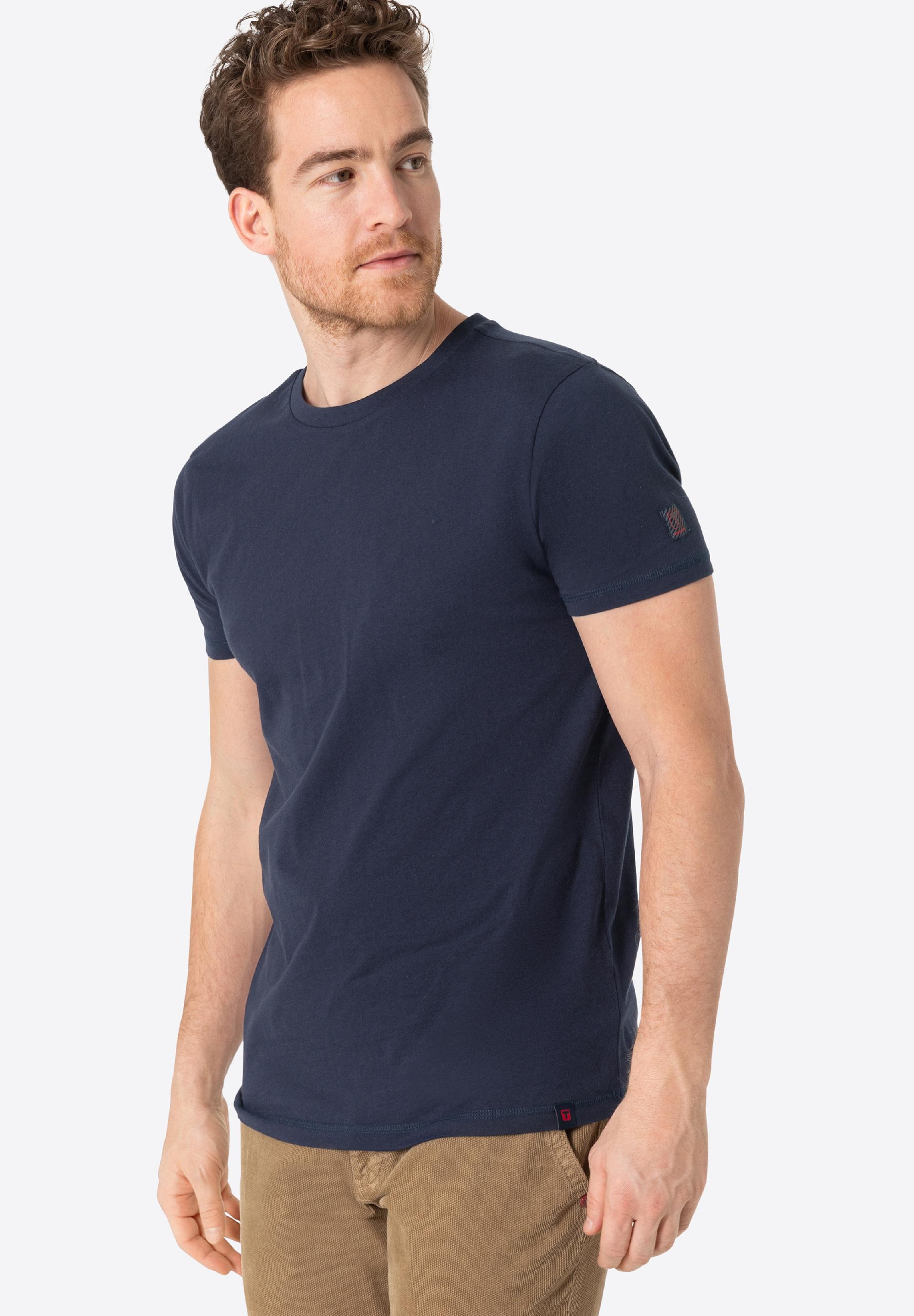 Basic T-Shirt