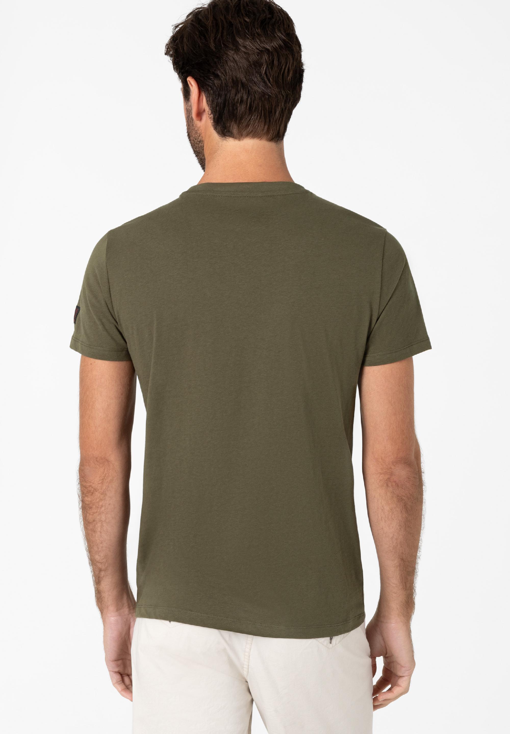 Basic T-Shirt