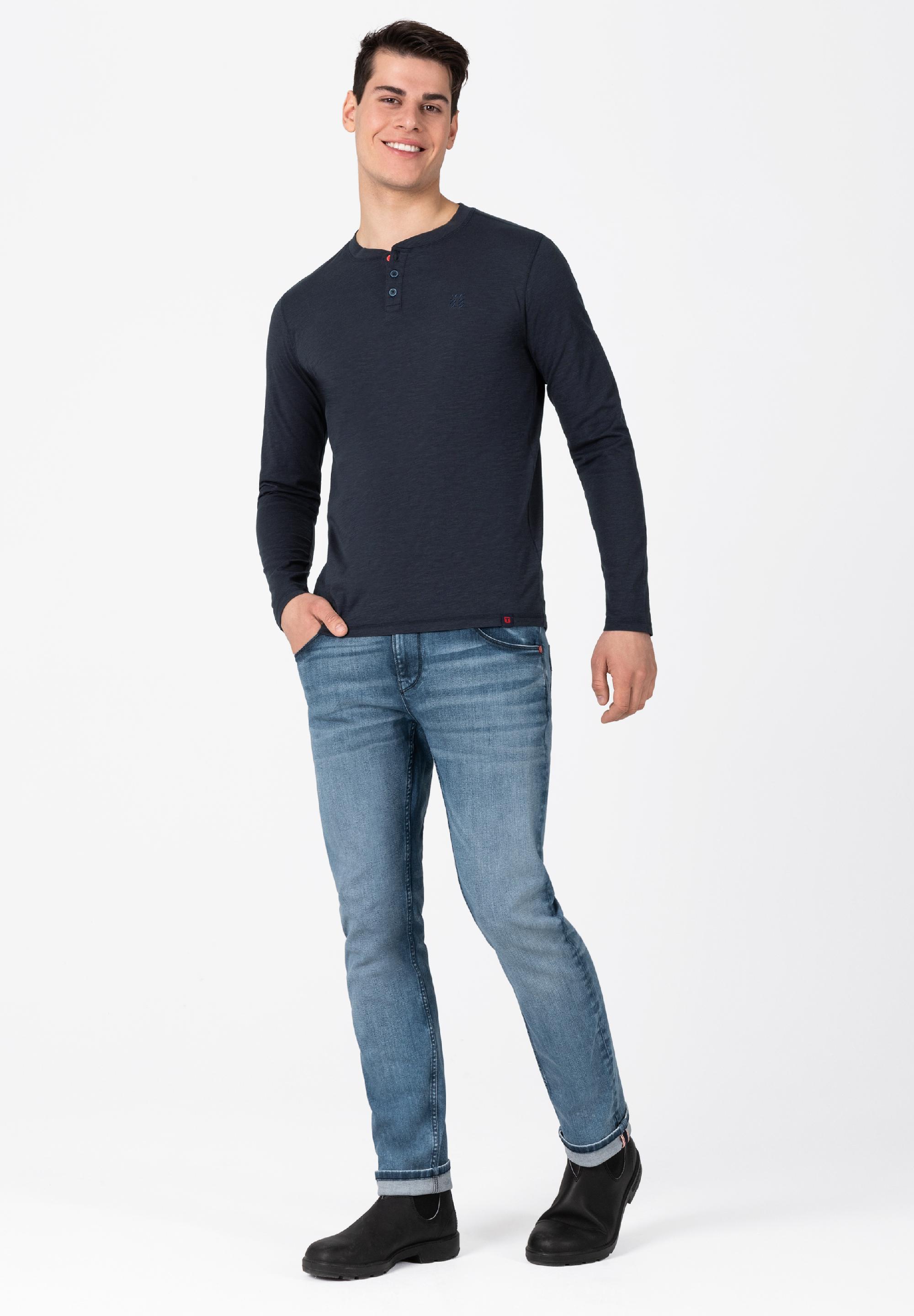 Ripped Longsleeve Henley