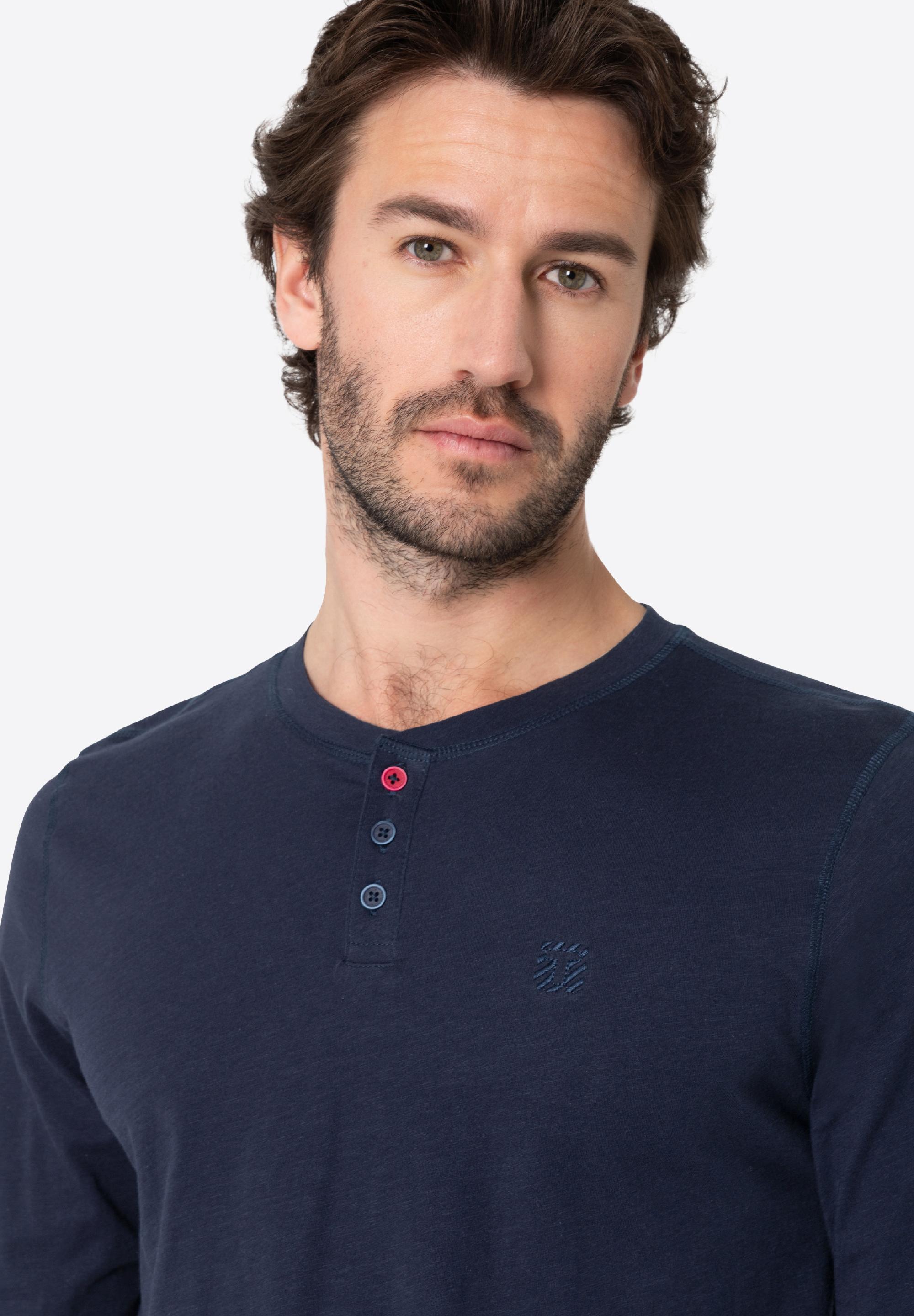 Ripped Longsleeve Henley