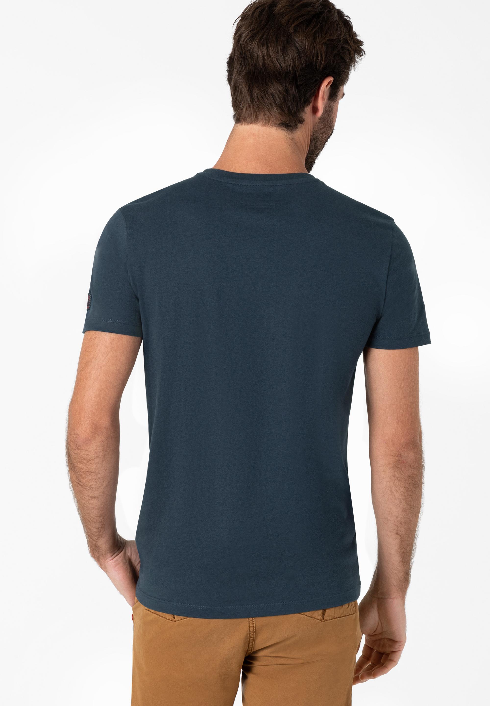 Basic T-Shirt