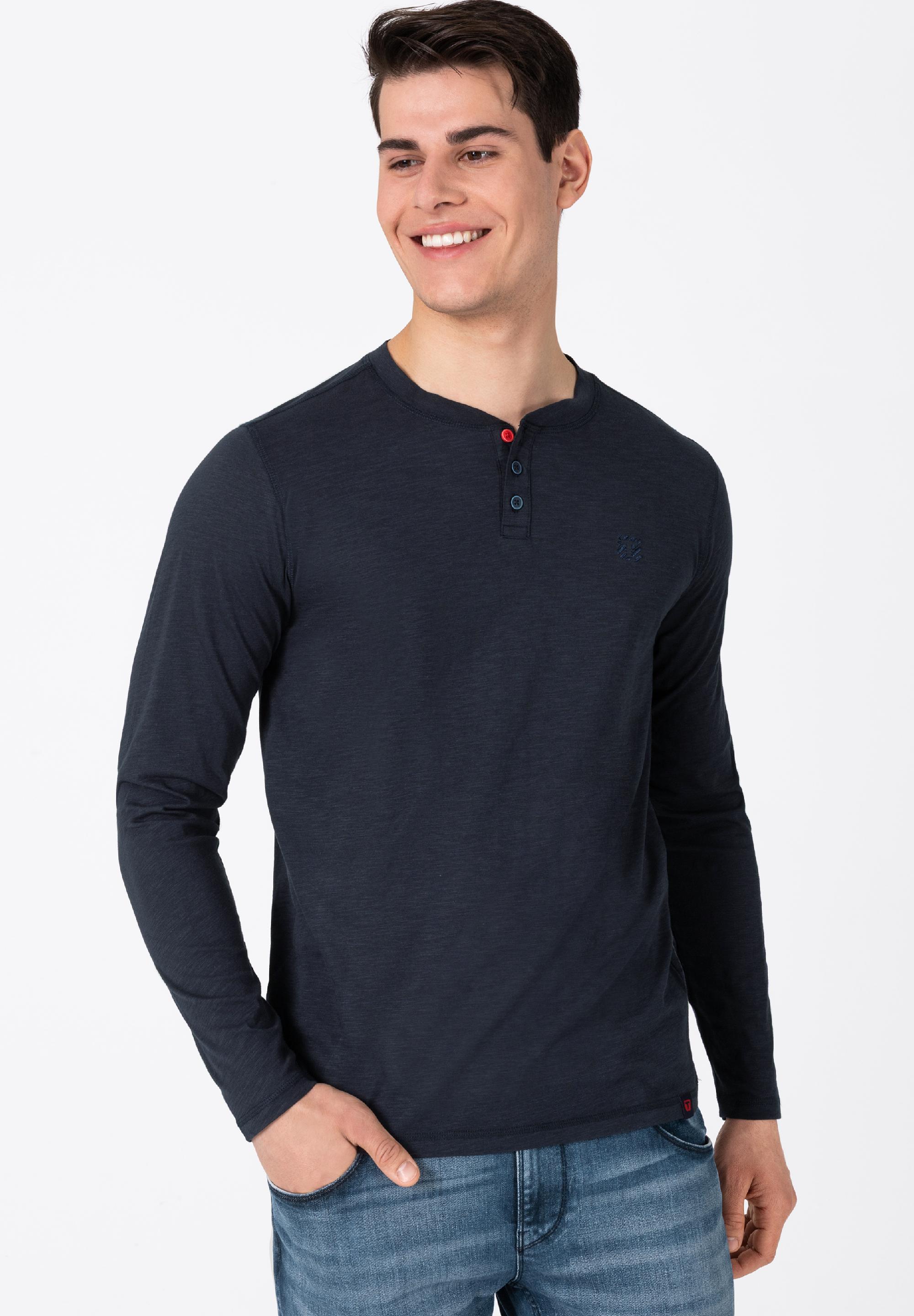 Ripped Longsleeve Henley